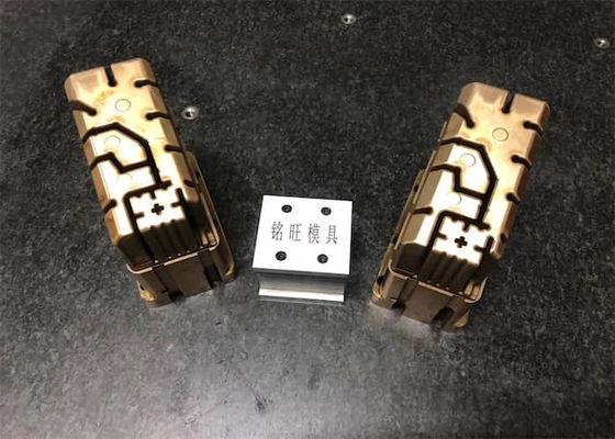 el moldeo a presión de 718H 738H inserta componentes del molde del CNC de 5 ejes