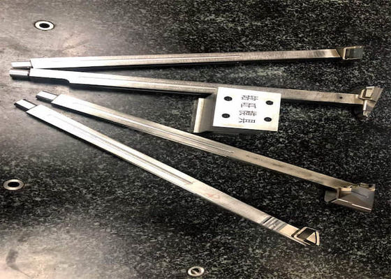 Componentes plásticos del moldeo por inyección del levantador de molde del niquelado del cinc